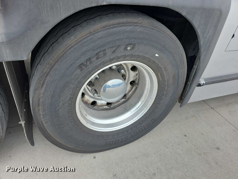 image for item FI0557 2016 MCI F4500 Vocational shuttle bus