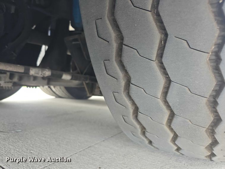 image for item FI0557 2016 MCI F4500 Vocational shuttle bus