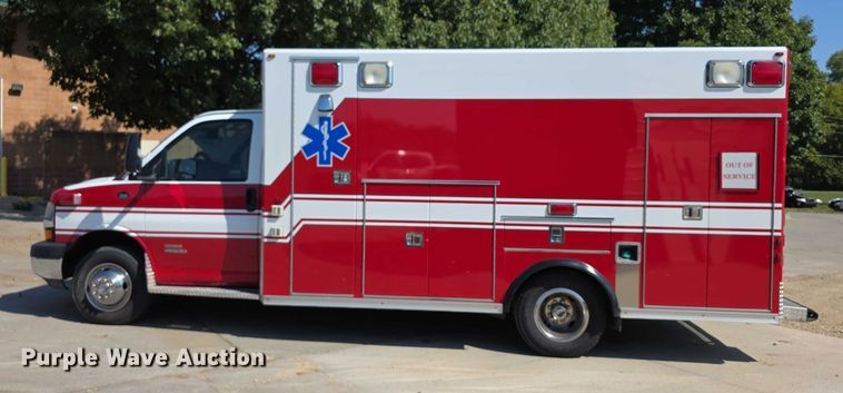 image for item FI0563 2009 Chevrolet Express 4500 ambulance