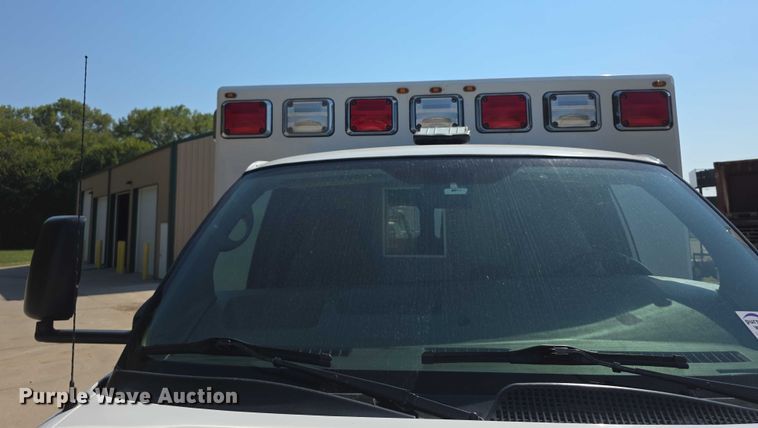 image for item FI0563 2009 Chevrolet Express 4500 ambulance
