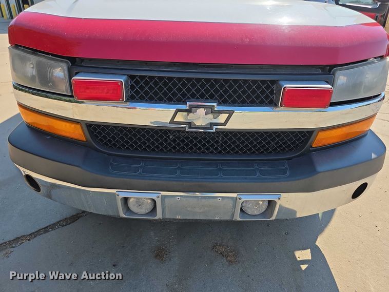 image for item FI0563 2009 Chevrolet Express 4500 ambulance