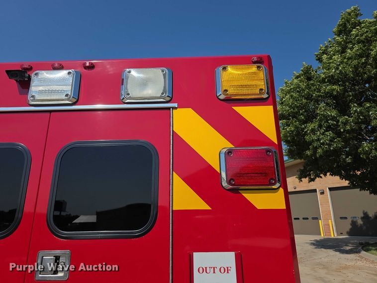 image for item FI0563 2009 Chevrolet Express 4500 ambulance