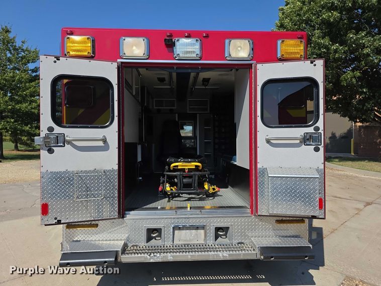 image for item FI0563 2009 Chevrolet Express 4500 ambulance