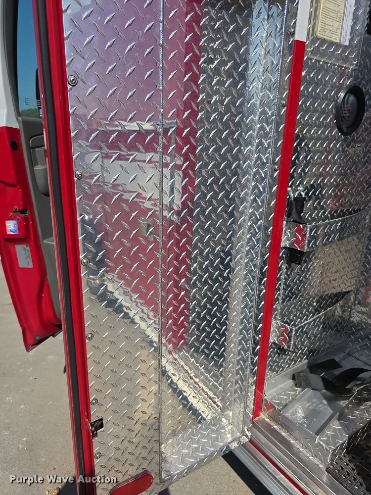 image for item FI0563 2009 Chevrolet Express 4500 ambulance