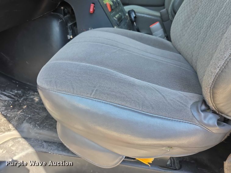 image for item FI0563 2009 Chevrolet Express 4500 ambulance