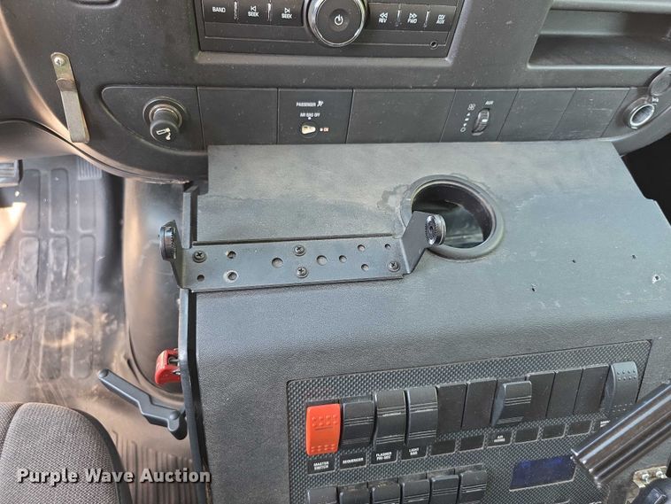 image for item FI0563 2009 Chevrolet Express 4500 ambulance