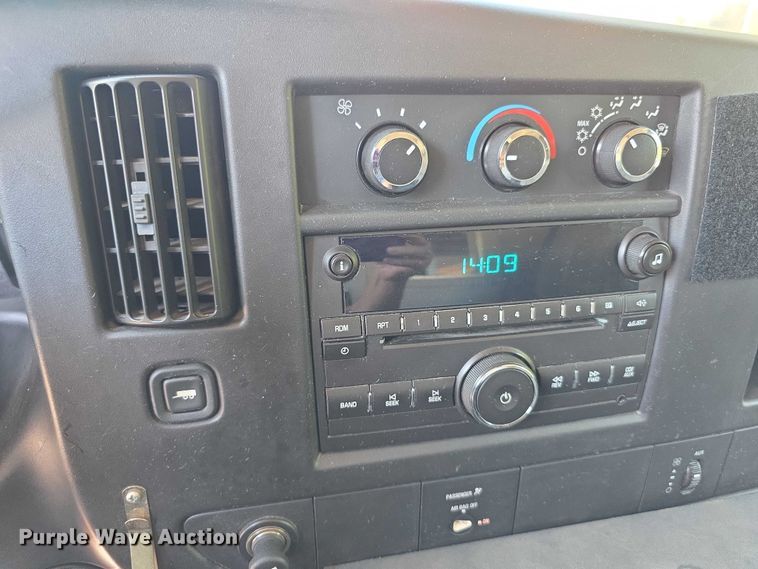 image for item FI0563 2009 Chevrolet Express 4500 ambulance