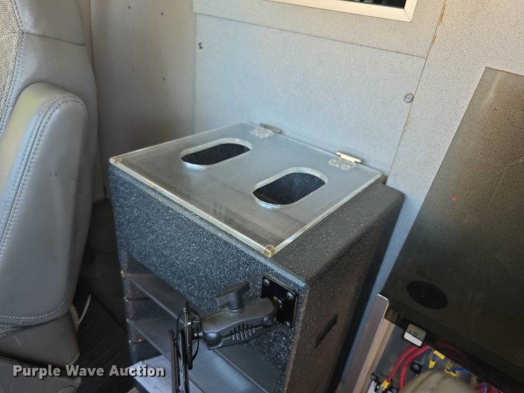 image for item FI0563 2009 Chevrolet Express 4500 ambulance