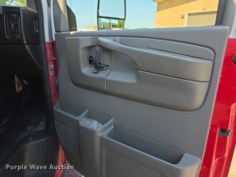 image for item FI0563 2009 Chevrolet Express 4500 ambulance