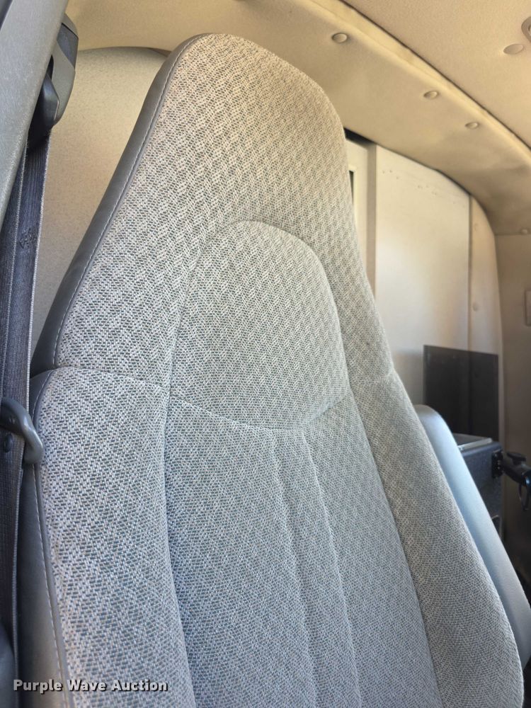 image for item FI0563 2009 Chevrolet Express 4500 ambulance