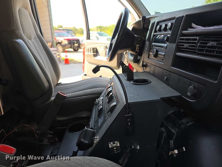 image for item FI0563 2009 Chevrolet Express 4500 ambulance