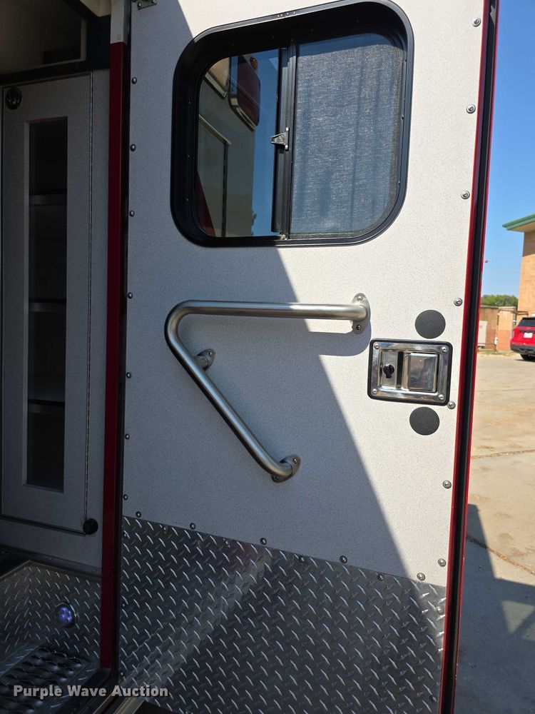 image for item FI0563 2009 Chevrolet Express 4500 ambulance