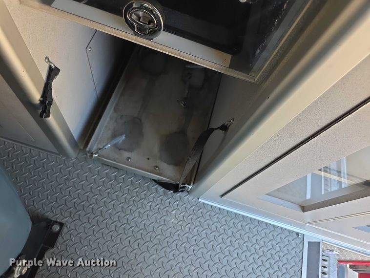 image for item FI0563 2009 Chevrolet Express 4500 ambulance