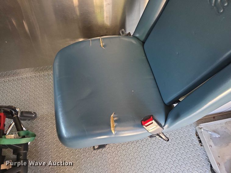 image for item FI0563 2009 Chevrolet Express 4500 ambulance