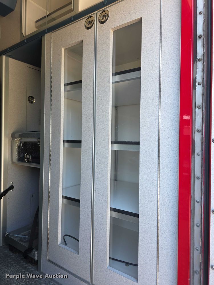 image for item FI0563 2009 Chevrolet Express 4500 ambulance