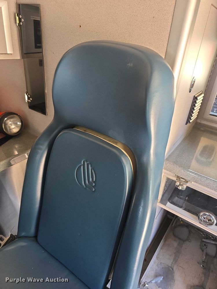 image for item FI0563 2009 Chevrolet Express 4500 ambulance