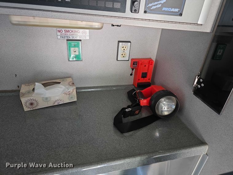 image for item FI0563 2009 Chevrolet Express 4500 ambulance