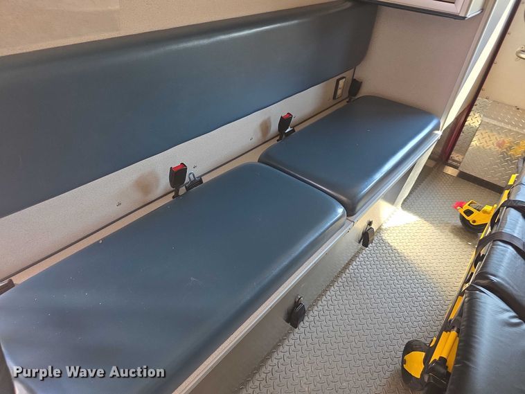 image for item FI0563 2009 Chevrolet Express 4500 ambulance