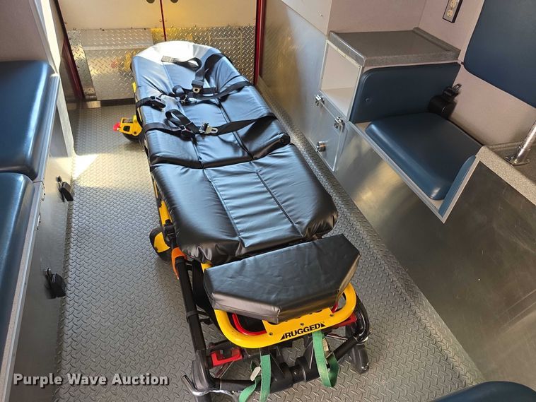 image for item FI0563 2009 Chevrolet Express 4500 ambulance