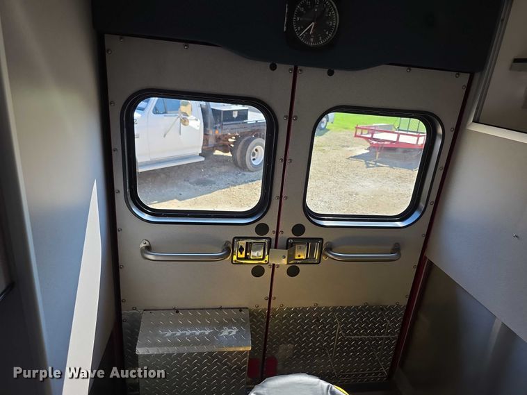 image for item FI0563 2009 Chevrolet Express 4500 ambulance