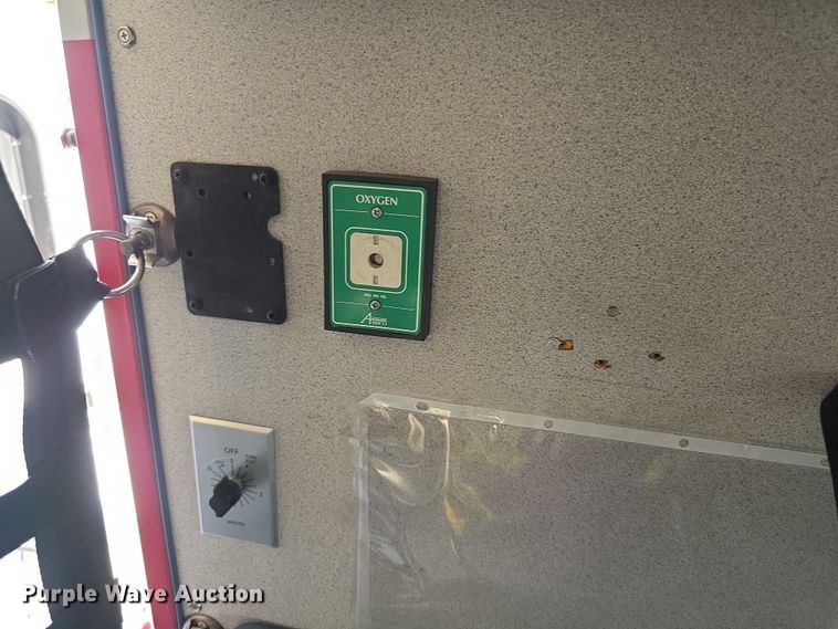 image for item FI0563 2009 Chevrolet Express 4500 ambulance