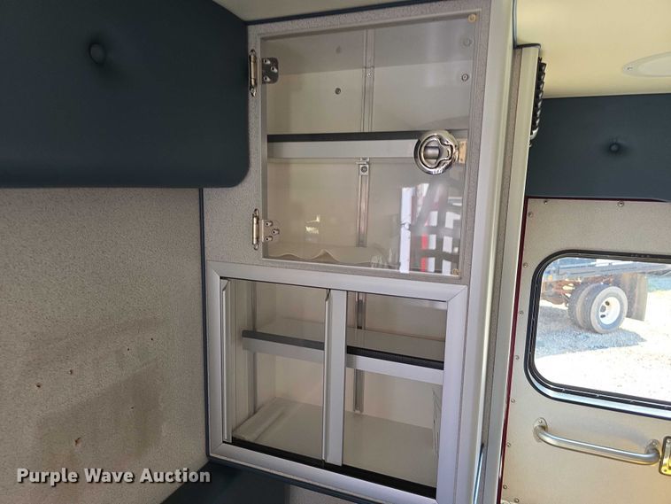 image for item FI0563 2009 Chevrolet Express 4500 ambulance