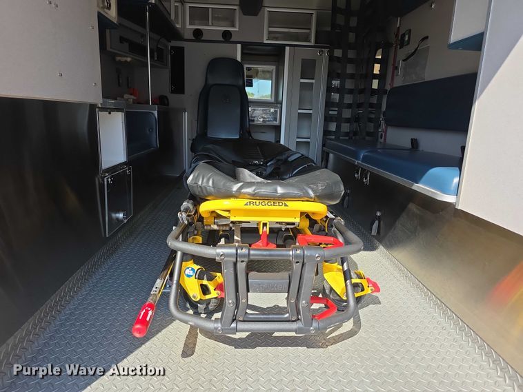 image for item FI0563 2009 Chevrolet Express 4500 ambulance