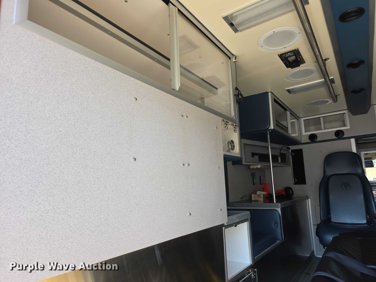 image for item FI0563 2009 Chevrolet Express 4500 ambulance