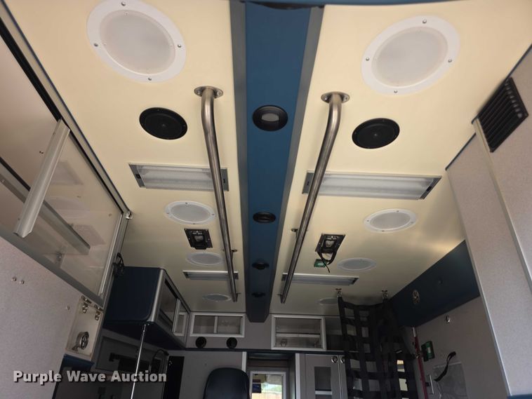 image for item FI0563 2009 Chevrolet Express 4500 ambulance