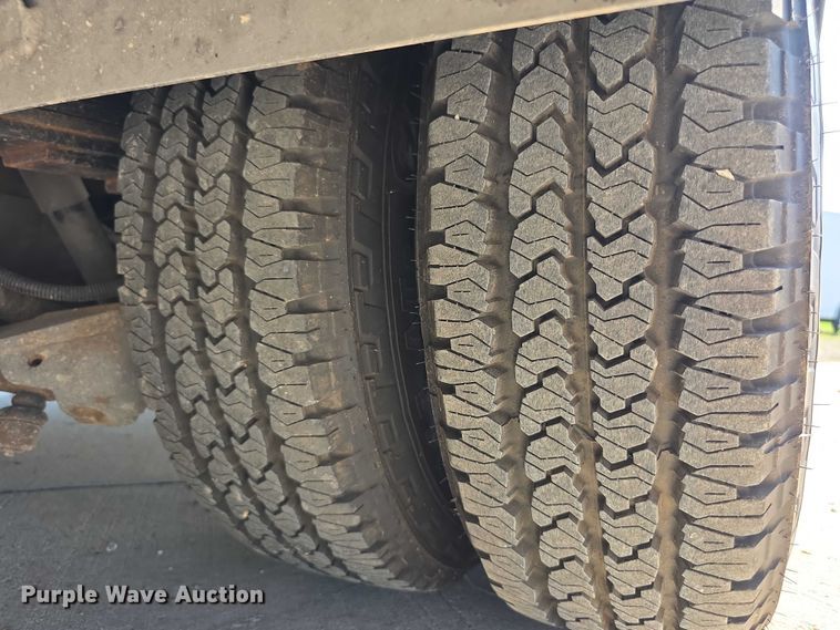 image for item FI0563 2009 Chevrolet Express 4500 ambulance