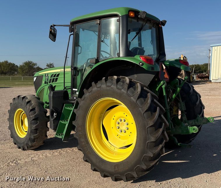 image for item IE9192 2016 John Deere 6120M MFWD tractor