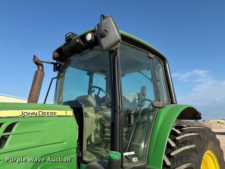 image for item IE9192 2016 John Deere 6120M MFWD tractor