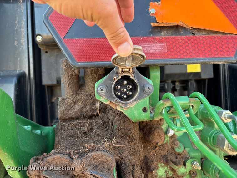 image for item IE9192 2016 John Deere 6120M MFWD tractor