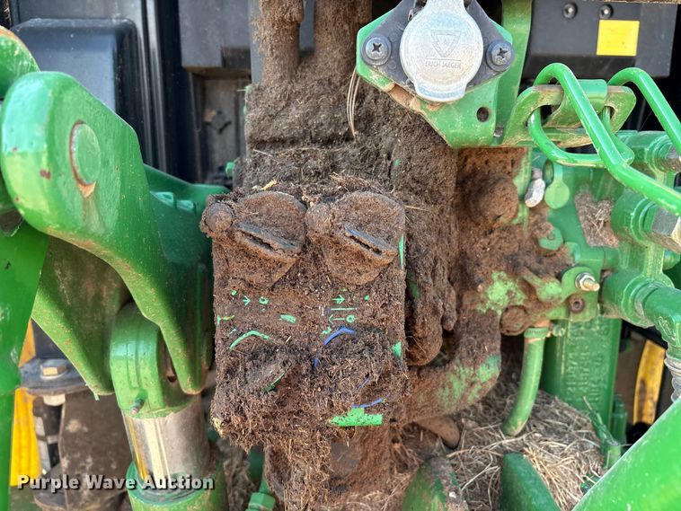 image for item IE9192 2016 John Deere 6120M MFWD tractor