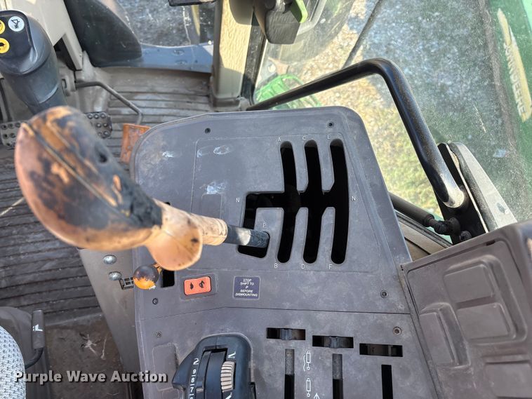 image for item IE9192 2016 John Deere 6120M MFWD tractor