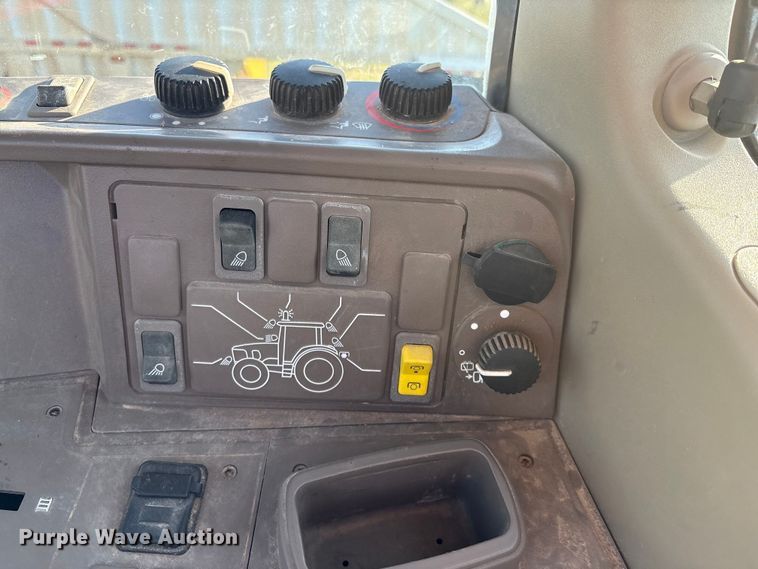 image for item IE9192 2016 John Deere 6120M MFWD tractor