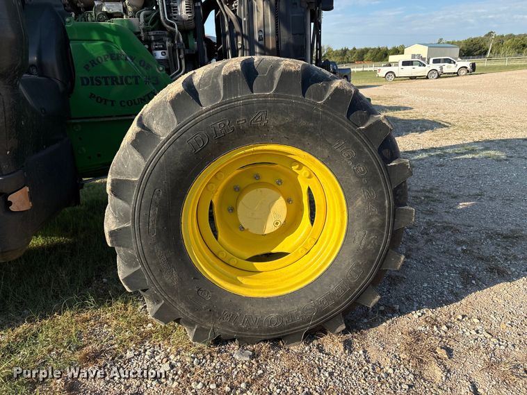 image for item IE9192 2016 John Deere 6120M MFWD tractor