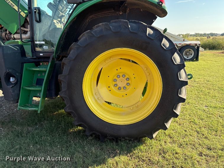 image for item IE9192 2016 John Deere 6120M MFWD tractor