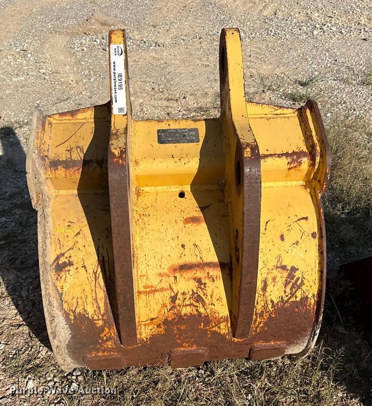image for item IE9195 John Deere AT192015 backhoe bucket