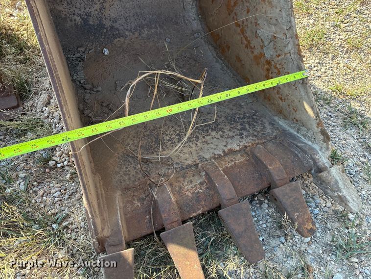 image for item IE9195 John Deere AT192015 backhoe bucket