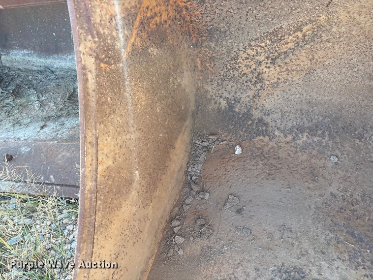 image for item IE9195 John Deere AT192015 backhoe bucket