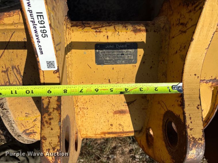 image for item IE9195 John Deere AT192015 backhoe bucket