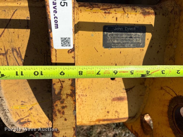 image for item IE9195 John Deere AT192015 backhoe bucket
