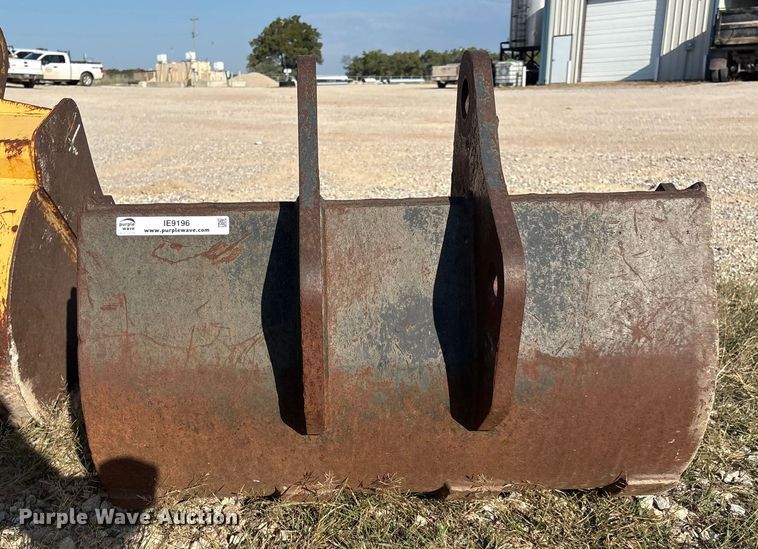 image for item IE9196 WR backhoe bucket