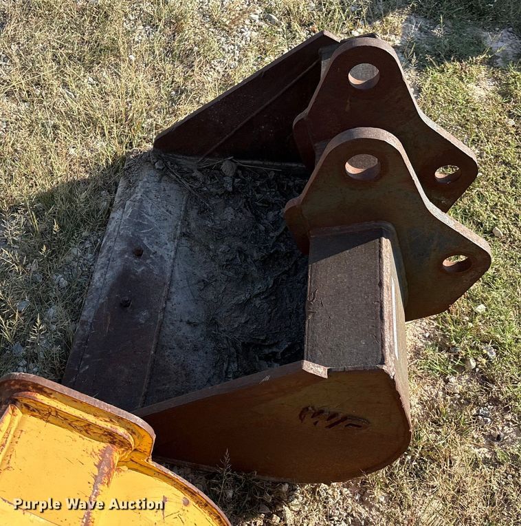 image for item IE9196 WR backhoe bucket