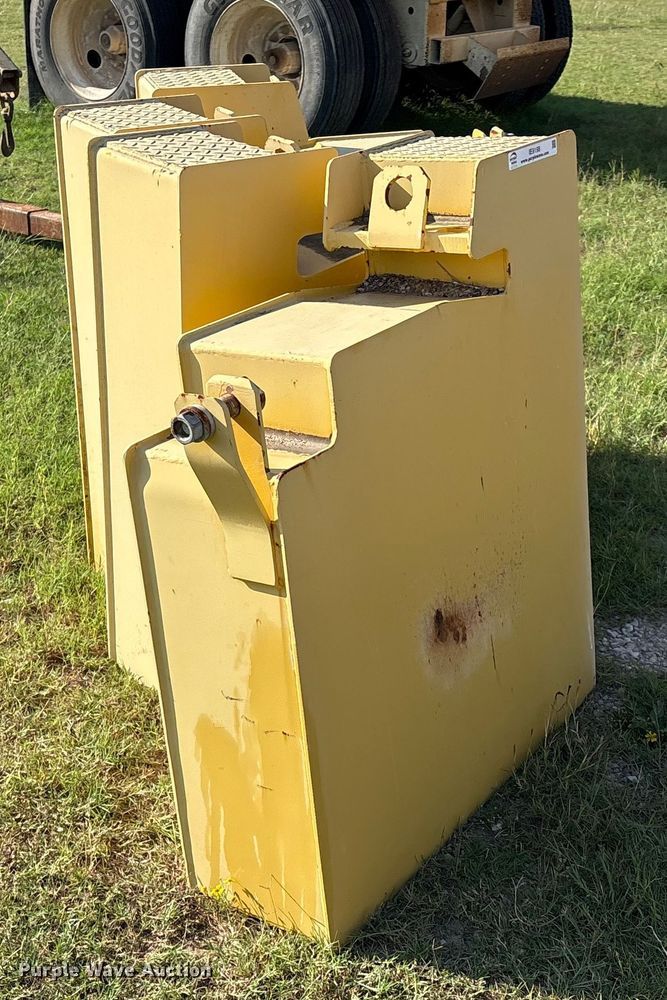 image for item IE9198 Dynapac counter weights