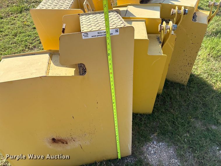 image for item IE9198 Dynapac counter weights