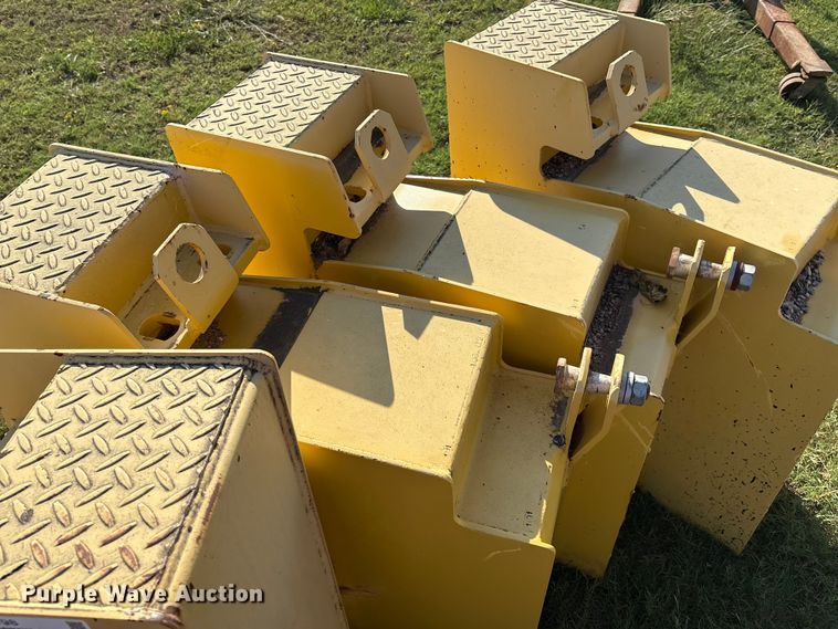 image for item IE9198 Dynapac counter weights