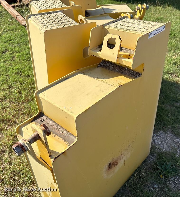 image for item IE9198 Dynapac counter weights