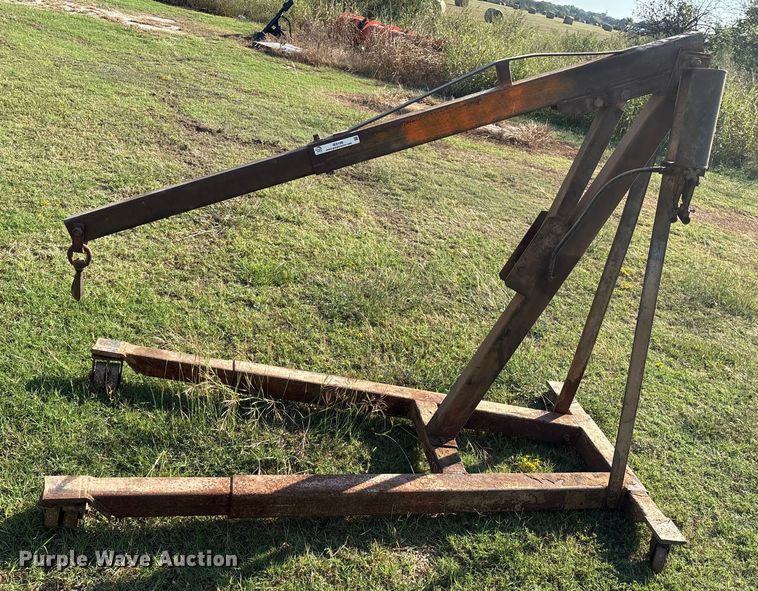 image for item IE9199 Automotive engine hoist